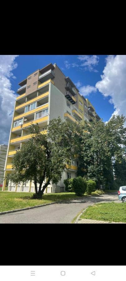 Sag Riazanska 3 Free Wi-fi Апартаменти Братислава