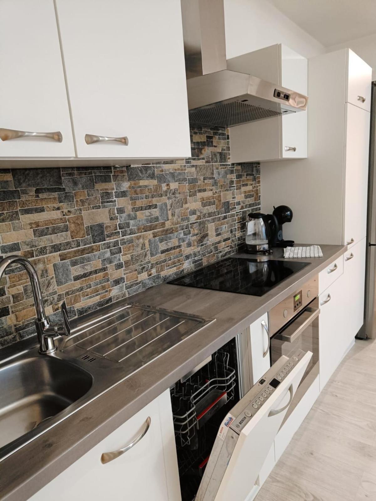 Sag Riazanska 3 Free Wi-fi Apartman